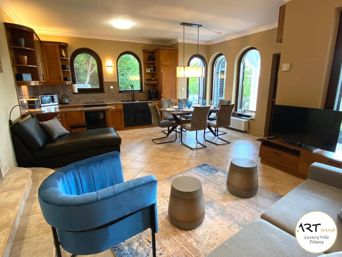 Arttrend Luxury Villa 티하니 외부 사진