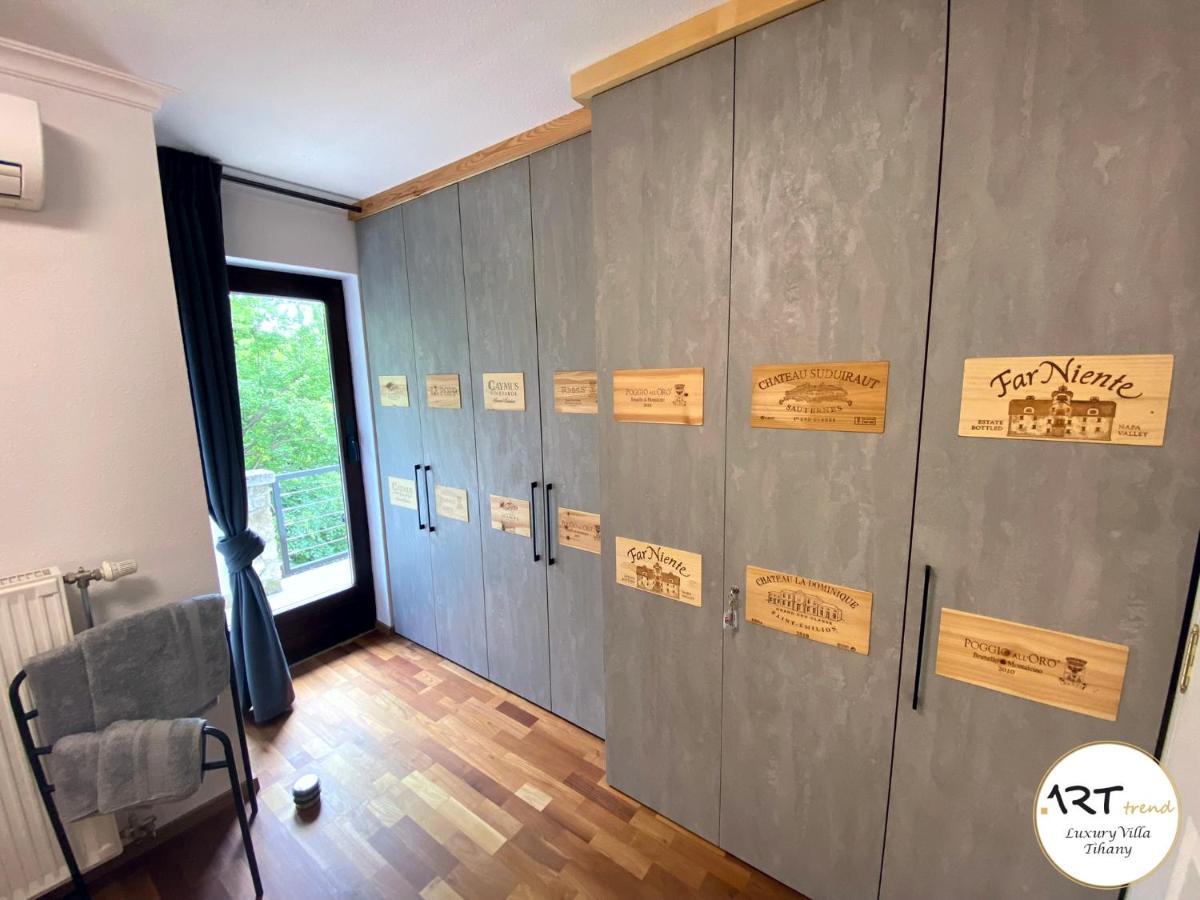 Arttrend Luxury Villa 티하니 외부 사진