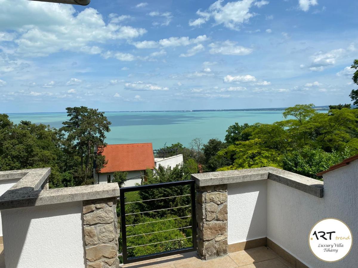 Arttrend Luxury Villa 티하니 외부 사진