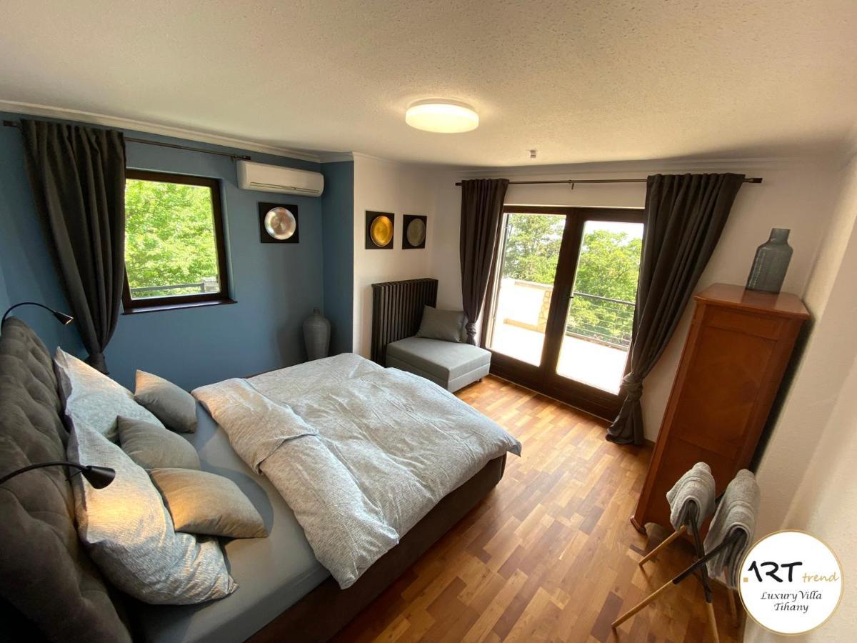 Arttrend Luxury Villa 티하니 외부 사진