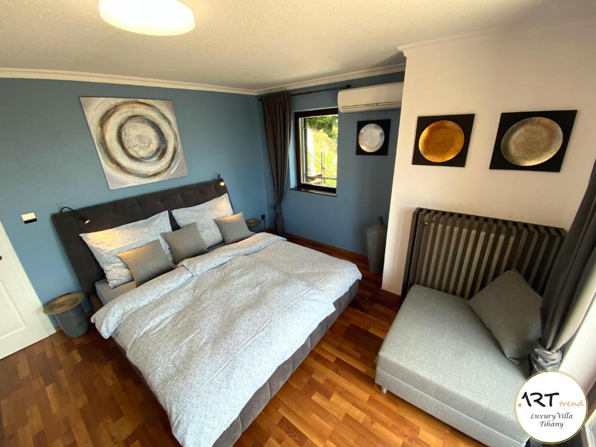 Arttrend Luxury Villa 티하니 외부 사진
