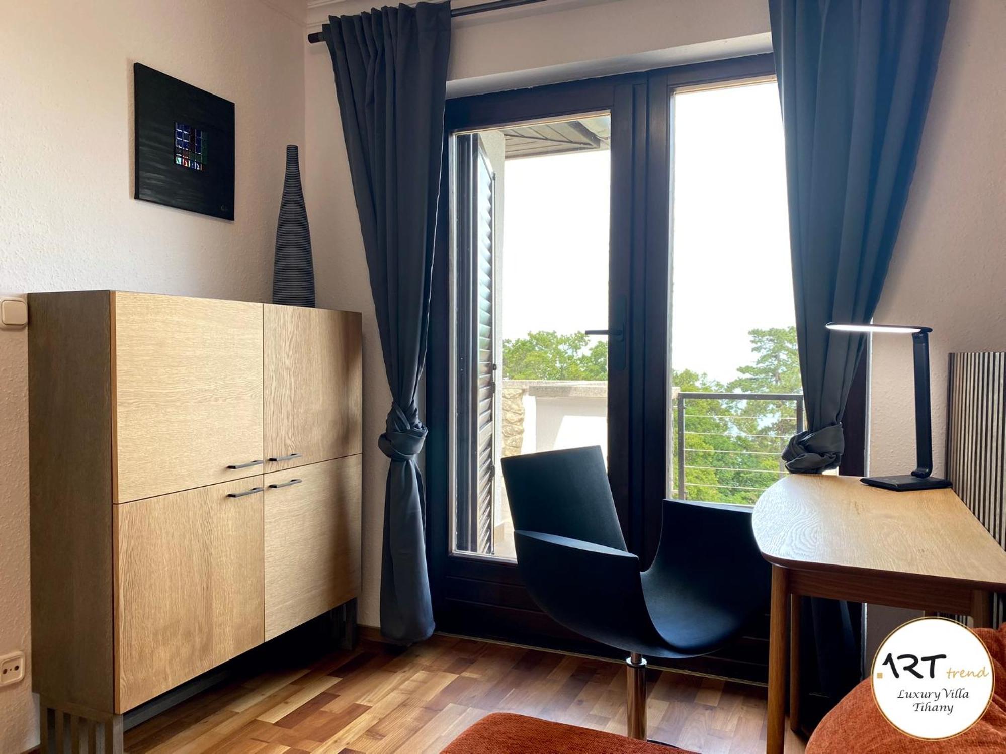 Arttrend Luxury Villa 티하니 외부 사진